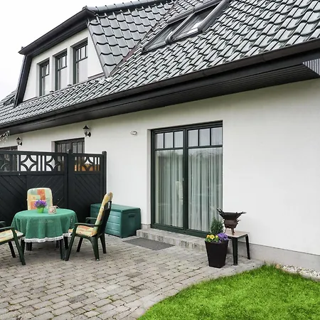 Modernes In Mit Garten, Cleaning Included Kuehlungsborn