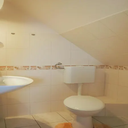 Apartment Modernes In Mit Garten, Cleaning Included *