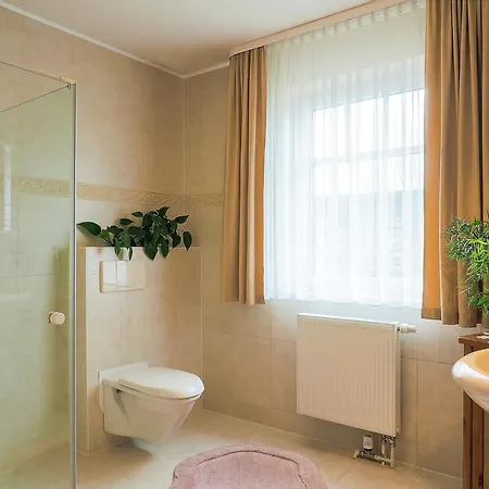 Modernes In Mit Garten, Cleaning Included Apartment